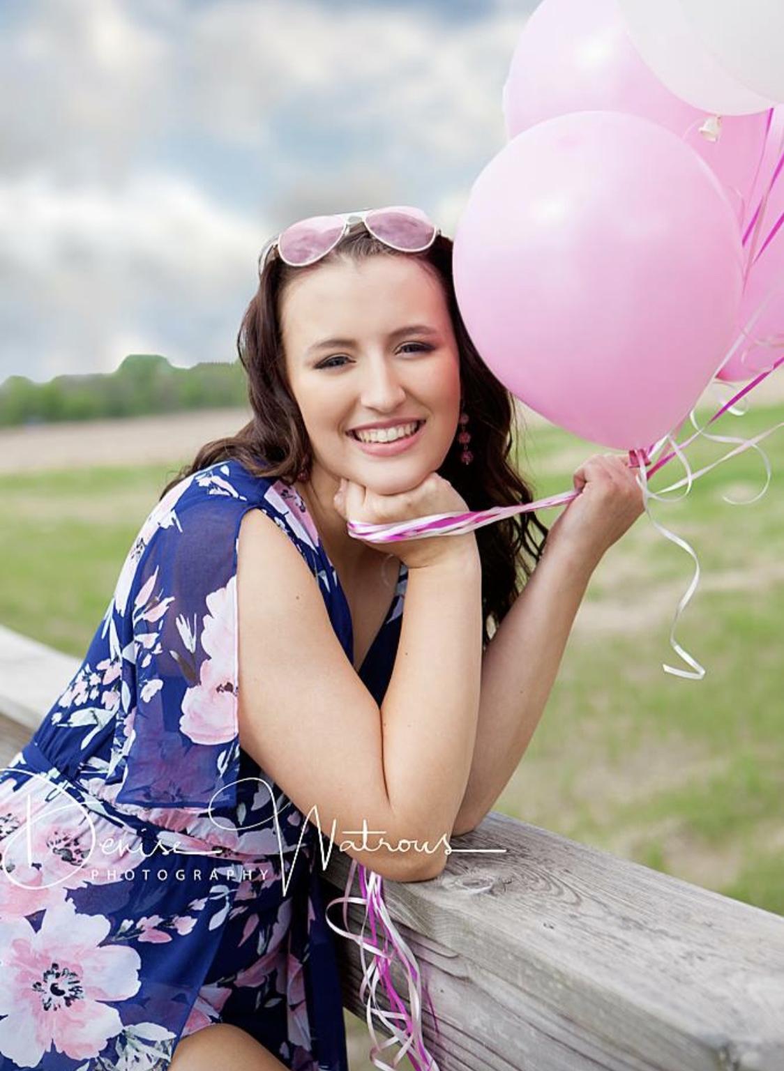 Gorgeous natural makeup for a senior picture photoshoot