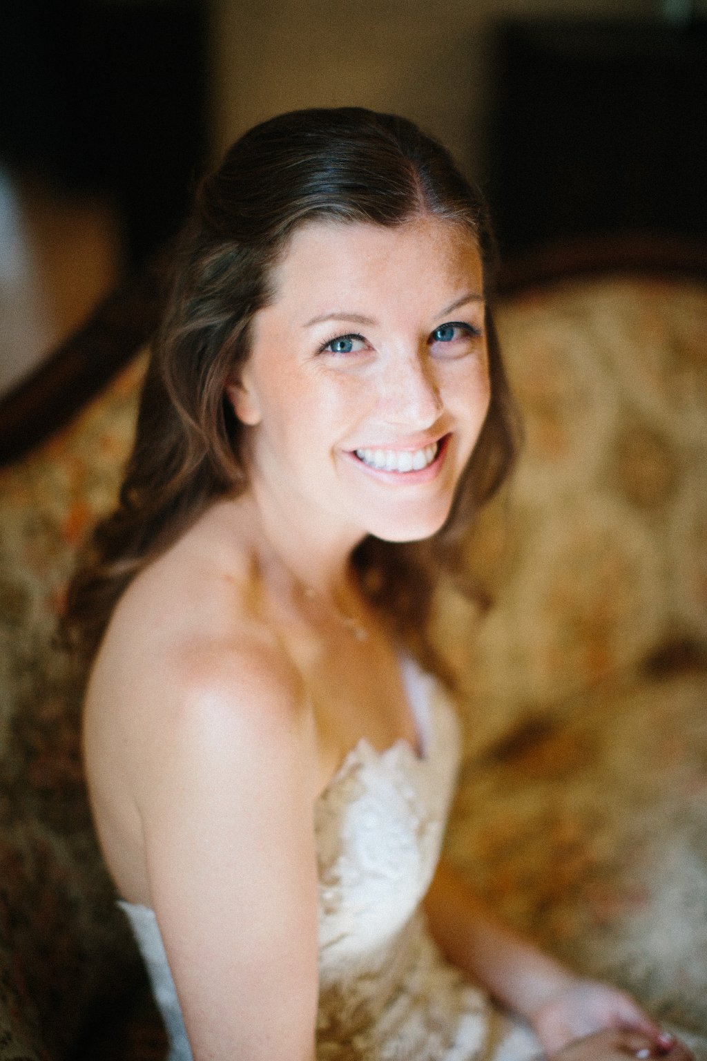 A bride with stunning naturally beautiful makeup